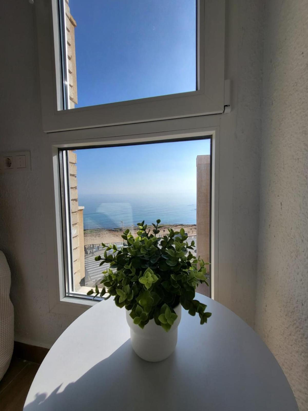 Sea View Luxury Apartment Victoria Торевьиа Экстерьер фото