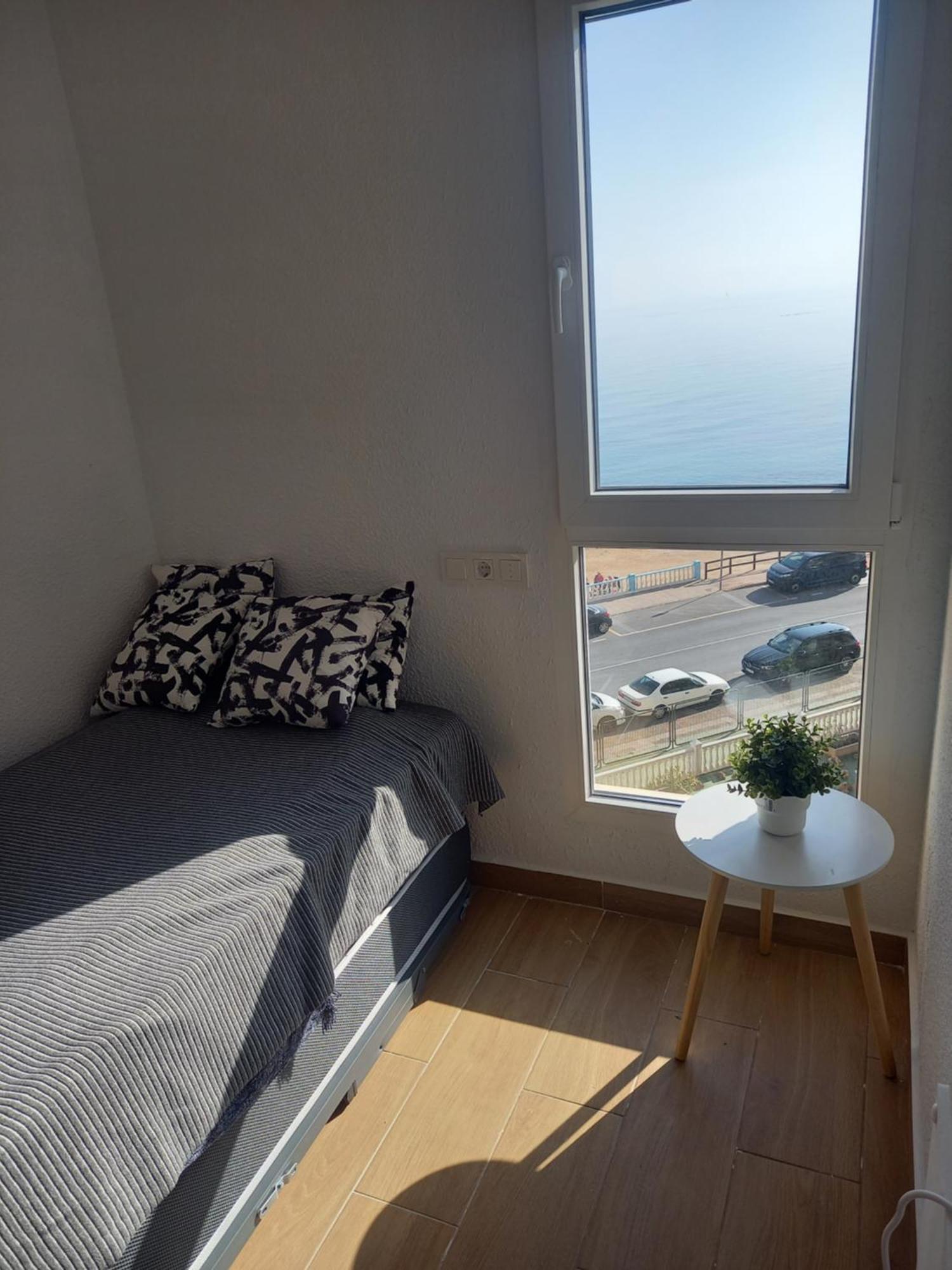 Sea View Luxury Apartment Victoria Торевьиа Экстерьер фото